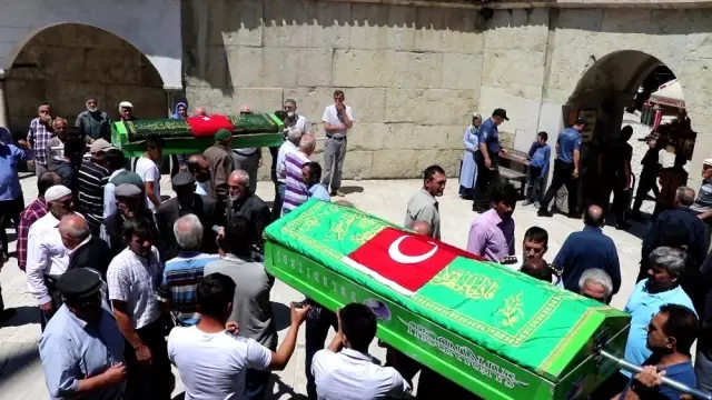 Baba oğul, baltayla saldırdıkları kişi tarafından öldürüldü