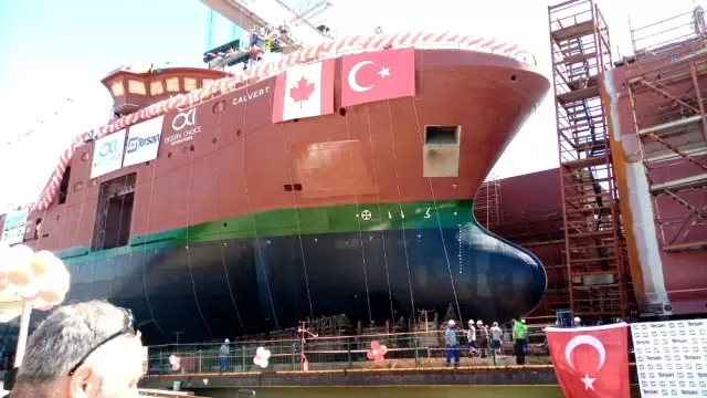 Bakan Varank gemi indirme törenine katıldı