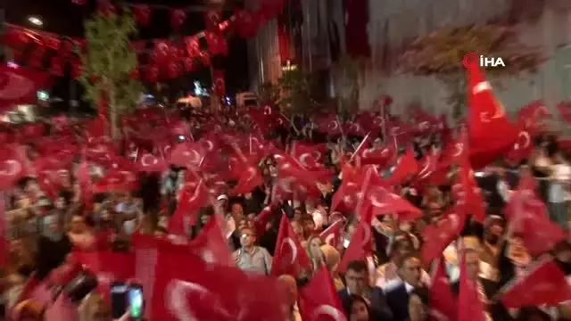 Balıkesir'de 15 Temmuz nöbetinde şehitler anıldı Balıkesir'de 15 Temmuz nöbetinde şehitler anıldı