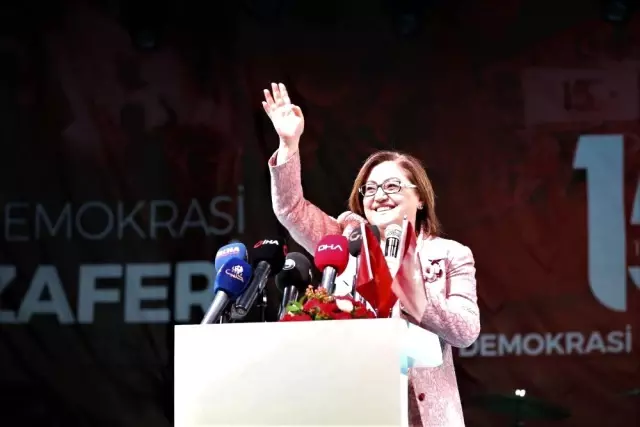 Gaziantep, 15 Temmuz gecesinde tek yürek oldu Gaziantep, 15 Temmuz gecesinde tek yürek oldu