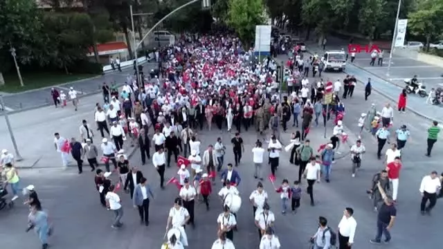 Gaziantep'te 15 Temmuz yürüyüşü Gaziantep'te 15 Temmuz yürüyüşü