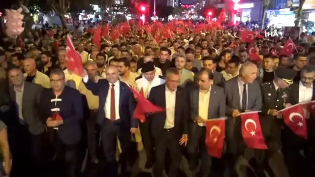 Hain kalkışmanın 3. yıldönümünde de Manisalılar meydanı doldurdu