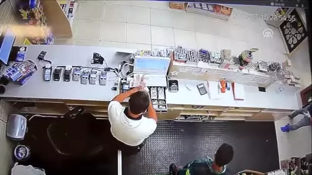 Kar maskeli soygun güvenlik kamerasında