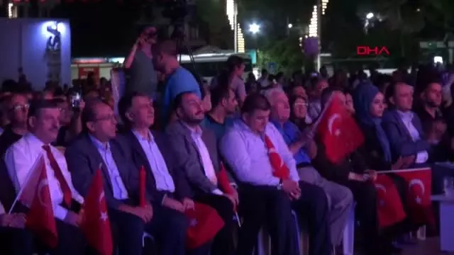 Manisa'da binlerce vatandaş 15 Temmuz etkinliklerine katıldı