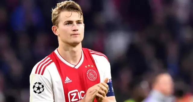 Matthijs de Ligt, Juventus'a imza atmak için Torino'da