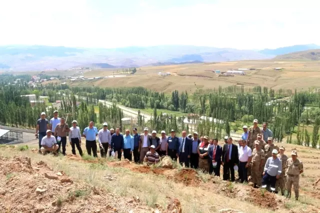 Narman'da 251 şehit anısına 251 çam fidanı dikildi