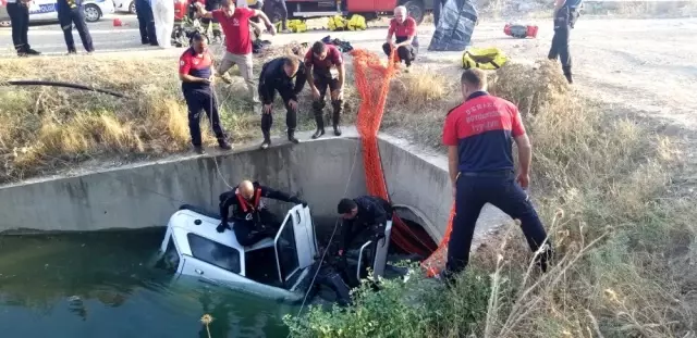 Otomobil sulama kanalına uçtu: 2 ölü