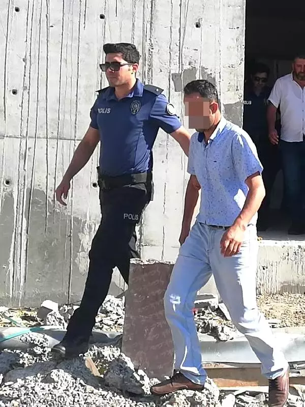 Parasını alamadığı iddiasıyla intihara kalkıştı Parasını alamadığı iddiasıyla intihara kalkıştı