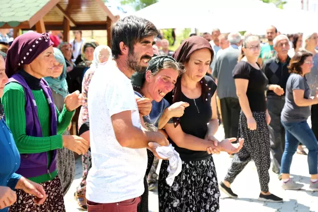 PKK patlayıcısıyla ölen Ayaz ve Nupelda kardeşler gözyaşlarıyla toprağa verildi