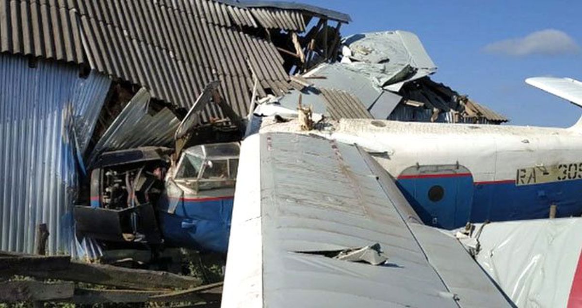 Rusya'da feci olay: Savaş uçağı evin balkonundan içeri girdi