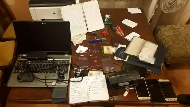 Sahte pasaport çetesine operasyon