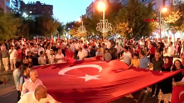 Siirt'teki 15 Temmuz buluşmasında binlerce kişi bir araya geldi