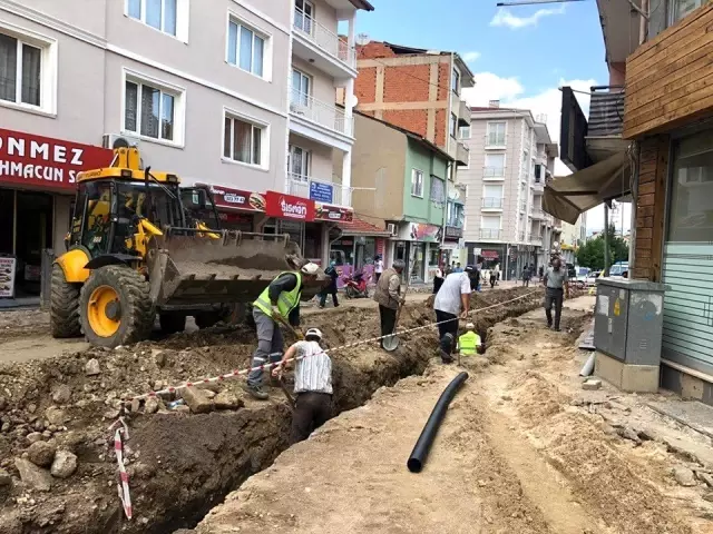 Simav'da doğalgaz hattı için ilk kazma vuruldu Simav'da doğalgaz hattı için ilk kazma vuruldu