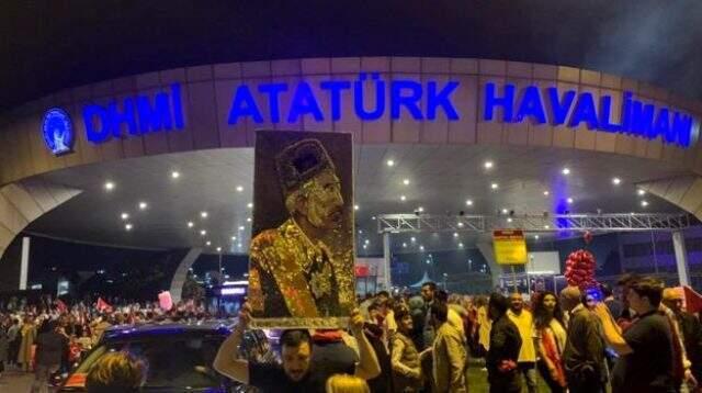 Sultan Vahdettin portresi Atatürk Havalimanı'nda