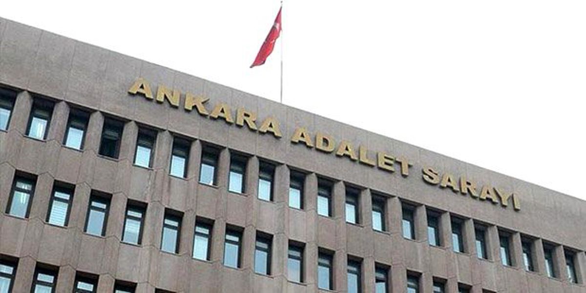 Üsteğmen oğlunu FETÖ'den kurtarmak isteyen baba, kapıya gelen FETÖ'cü imamı dövdü
