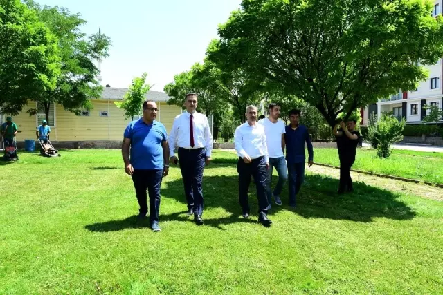 Yeşilyurt Belediyesi'nden park ve yeşil alanların bakımına önem veriyor