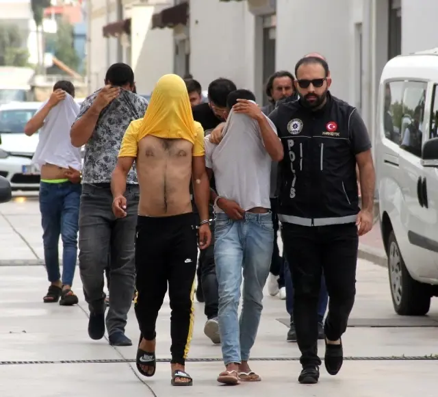 Adana'da torbacı operasyonunda 7 tutuklama Adana'da torbacı operasyonunda 7 tutuklama