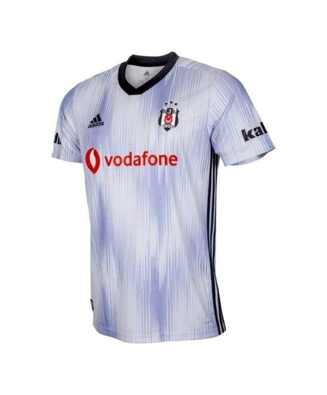 Beşiktaş'ın yeni sezon formaları tanıtıldı!