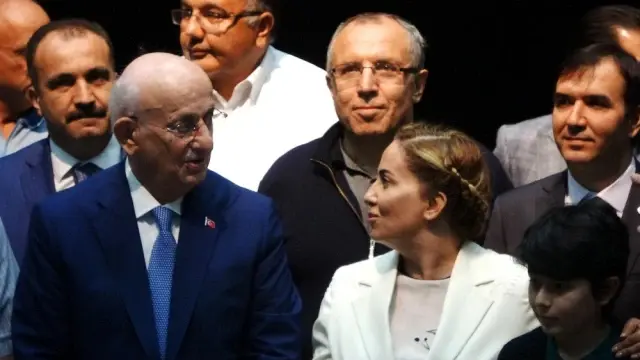 Eski TBMM Başkanı Kahraman: 'Darbeler teşebbüsler Türkiye'nin gelişmesini önlemek içindir' Eski TBMM Başkanı Kahraman: 'Darbeler teşebbüsler Türkiye'nin gelişmesini önlemek içindir'