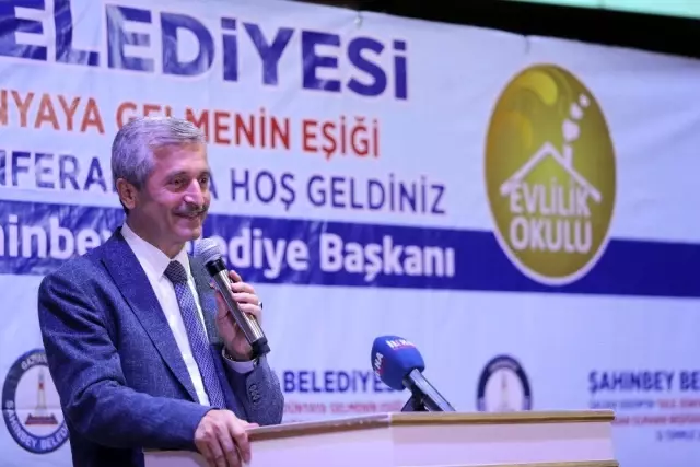 Evlilik Okulu'nda aile içi iletişim anlatıldı