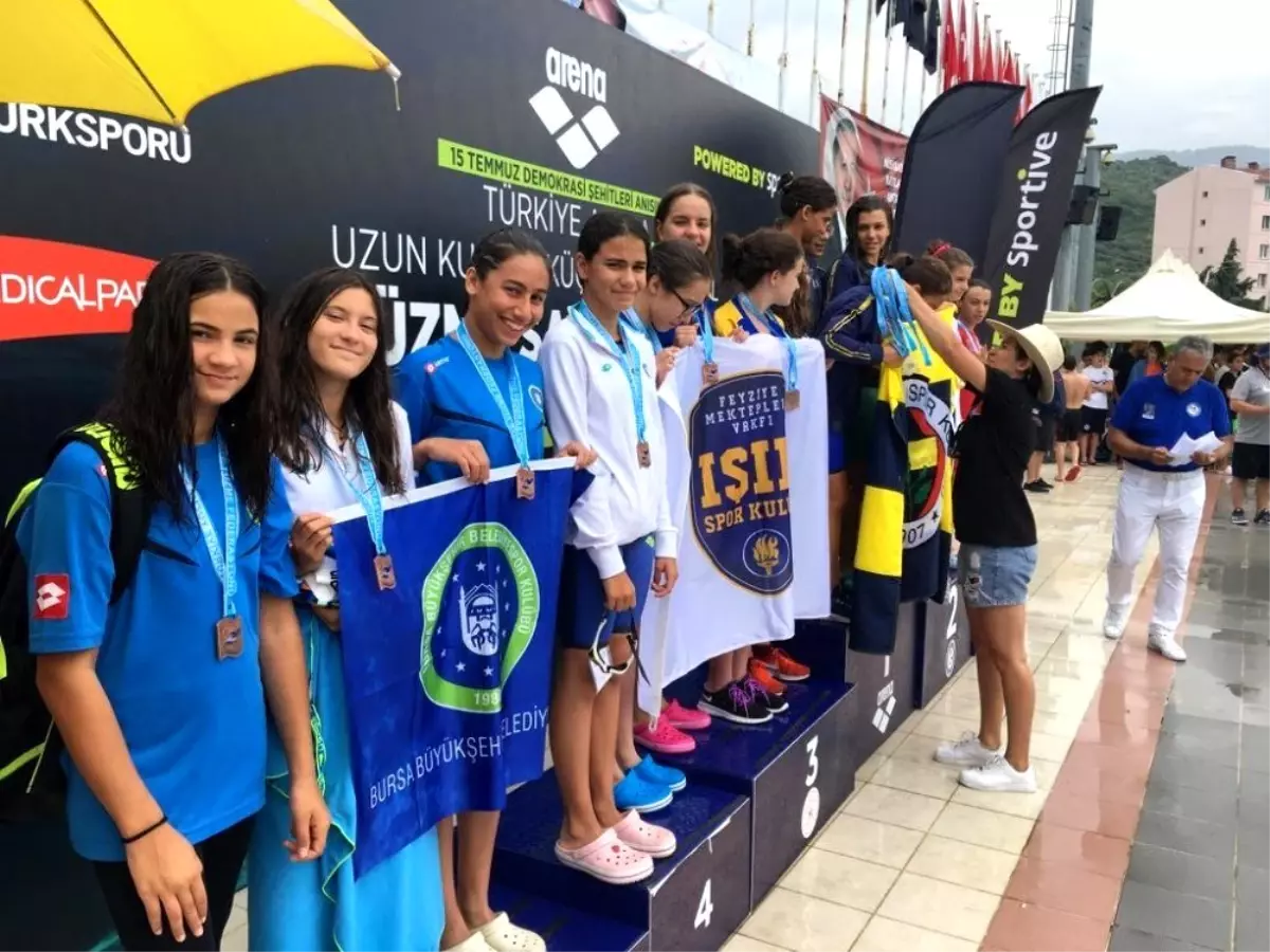 Göktuğ Molla'dan gümüş madalya