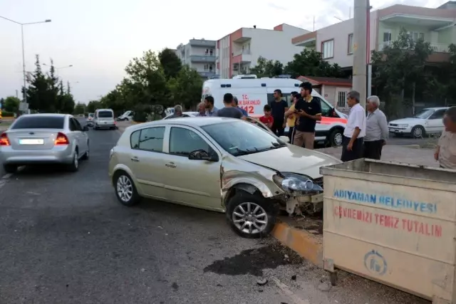 İki otomobil çarpıştı: 2 yaralı İki otomobil çarpıştı: 2 yaralı