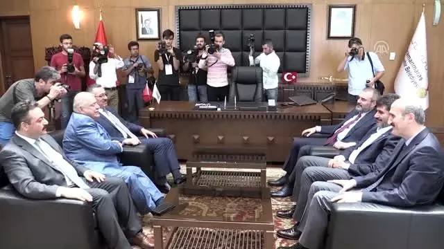 Kahramanmaraş'taki 'Milli İrade Meydanı' genişletiliyor Kahramanmaraş'taki 'Milli İrade Meydanı' genişletiliyor