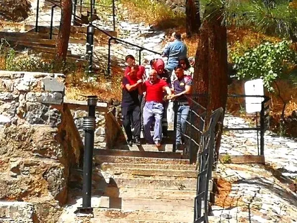 Kalede fenalaşan ziyaretçi, ekipler tarafından indirildi