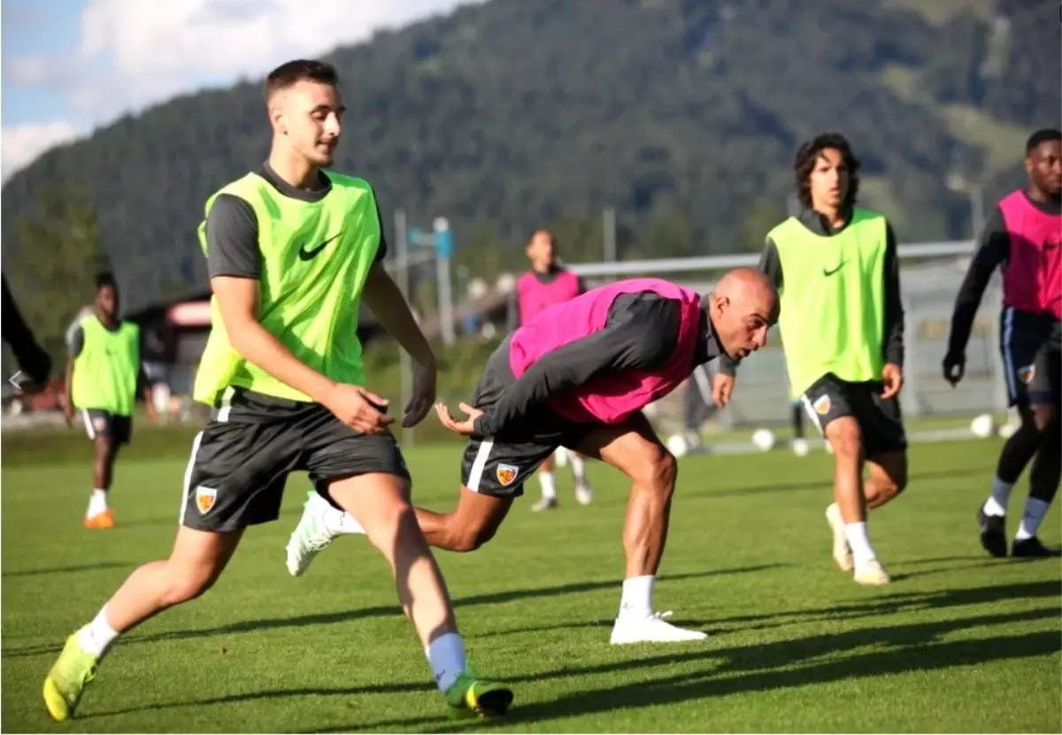 Kayserispor'un Avusturya Kampı Başladı