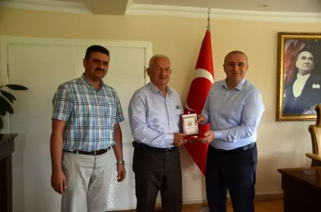 Kıbrıs gazilerine madalya Kıbrıs gazilerine madalya