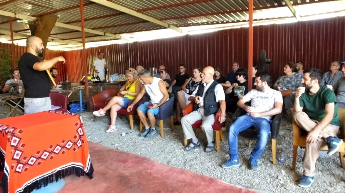 Köydeki mezat antika meraklılarını buluşturdu