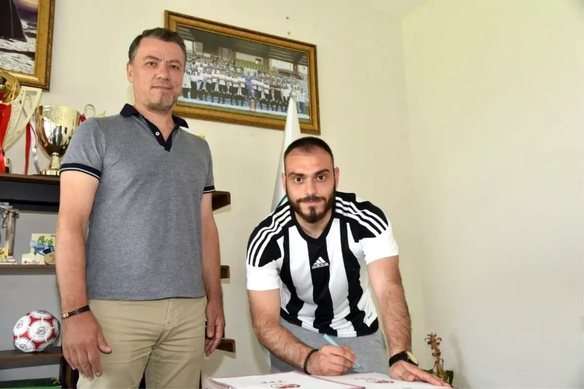 Manisa BBSK, Zahit Fındık'ı renklerine bağladı