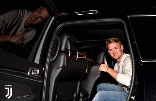 Matthijs de Ligt, Juventus'a imza atmak için Torino'da