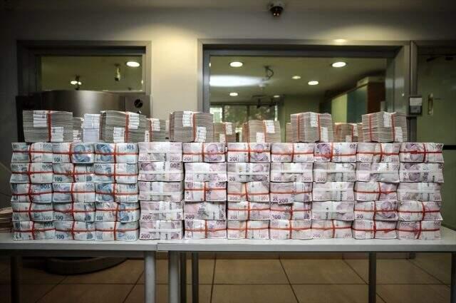 Milli Piyango'nun yılbaşı özel çekilişinde kazanılan büyük ikramiye bankada hazırlandı, talihlisini bekliyor