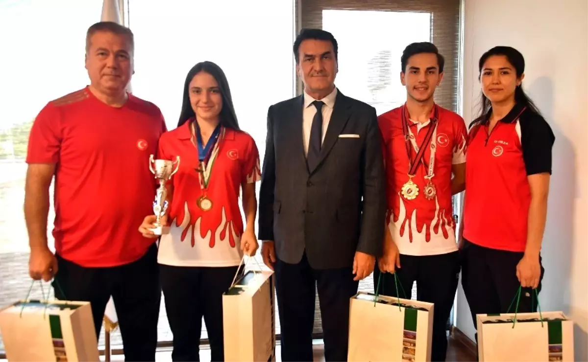 Şampiyon sporcular Bursa'nın gururu oldu
