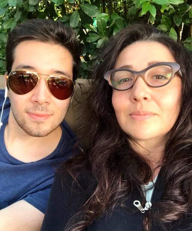 Seksenler'in Nazlı'sı Yasemin Çonka, oğluna olan benzerliği ile şaşırttı