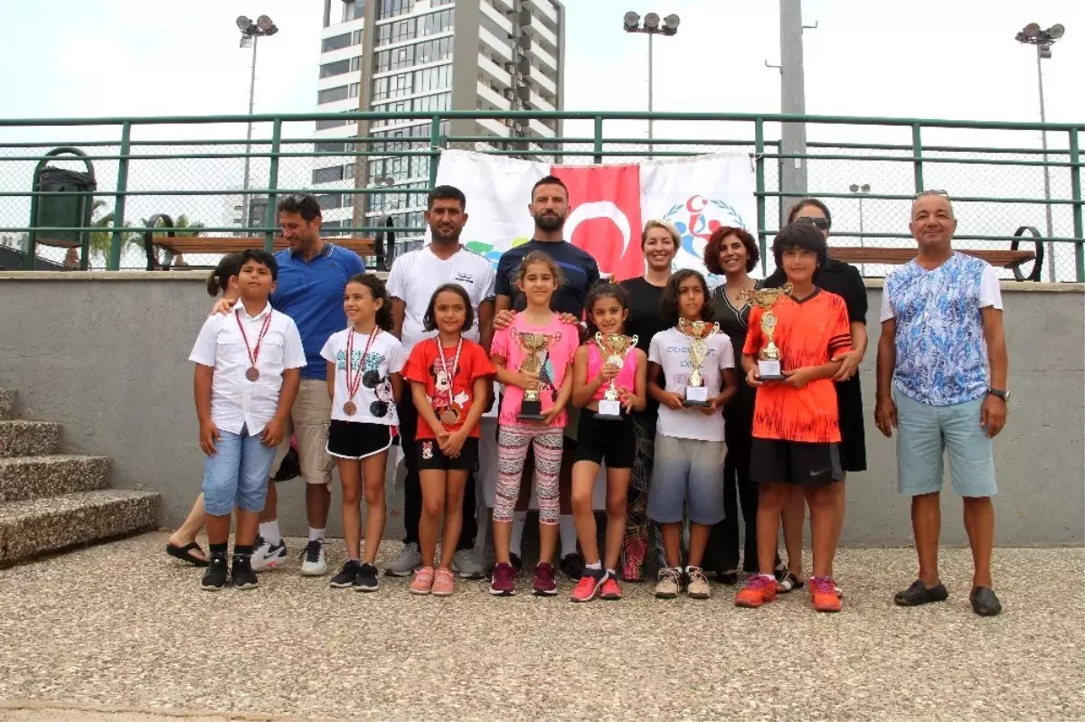 Toroslar'ın tenis sporcuları gelecek vaat ediyor