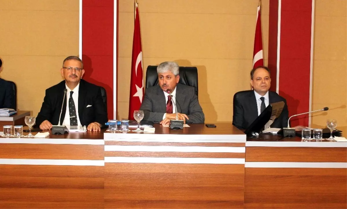 Vali Doğan: 'Yatırımlarda en çok nakdi yardım ulaştırma sektörüne yapıldı'