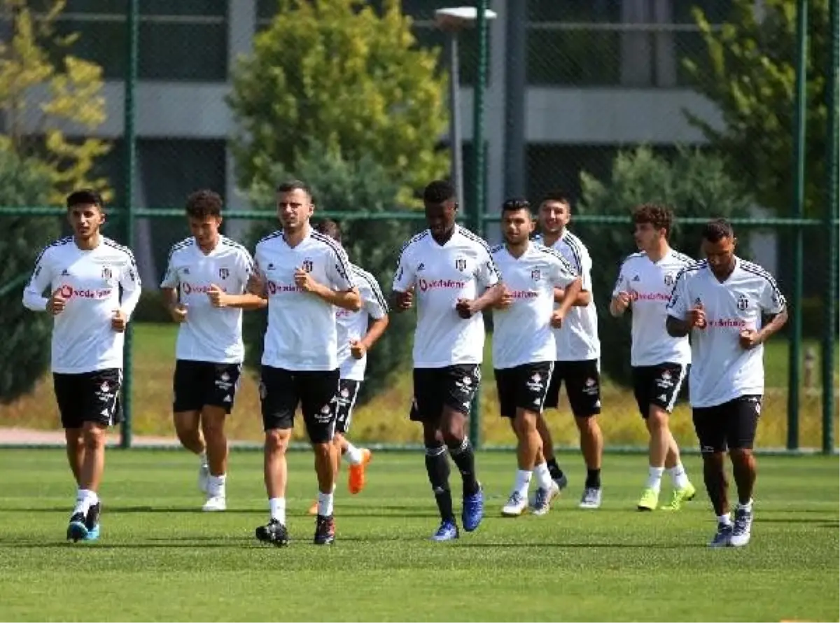 Beşiktaş, yeni sezon hazırlıklarını Riva'da sürdürüyor