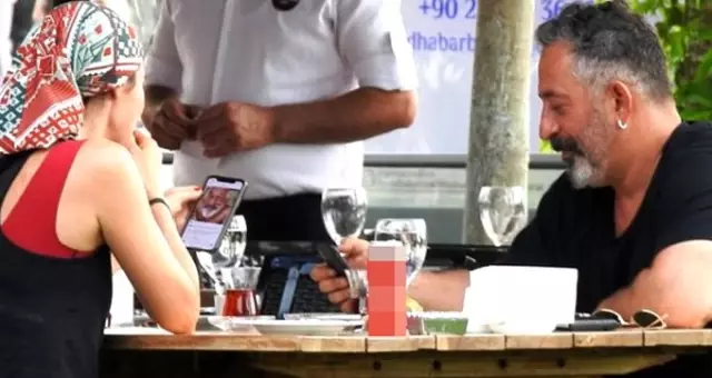Cem Yılmaz'ın yaşlı hali Defne Samyeli'yi kahkahalara boğdu Cem Yılmaz'ın yaşlı hali Defne Samyeli'yi kahkahalara boğdu