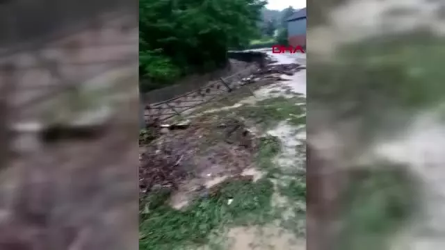 Düzce'de sel felaketi: 4'ü çocuk 7 kişi kayıp Düzce'de sel felaketi: 4'ü çocuk 7 kişi kayıp