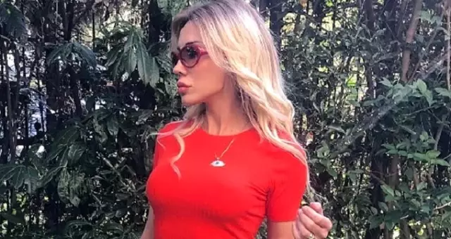 Ciciş Esra Ersoy, bikinili videosuyla Ebru Polat'a gönderme yaptı! Ciciş Esra Ersoy, bikinili videosuyla Ebru Polat'a gönderme yaptı!