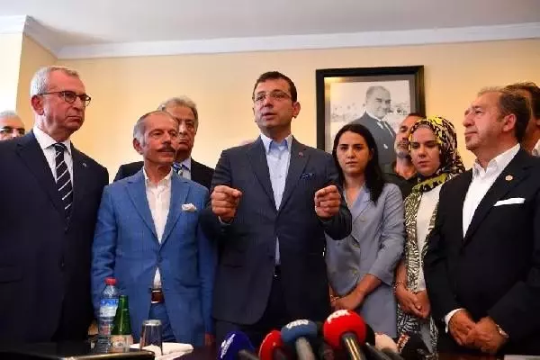 İBB Başkanı İmamoğlu otogarın alt katlarını gezdi