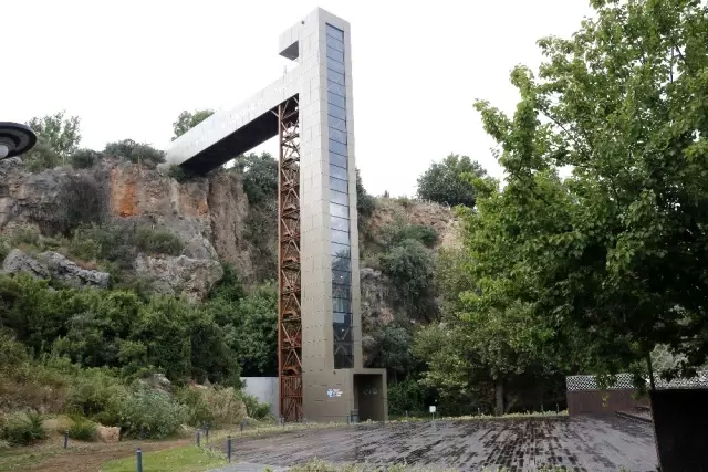 Panoramik asansörler kullanıma açıldı Panoramik asansörler kullanıma açıldı