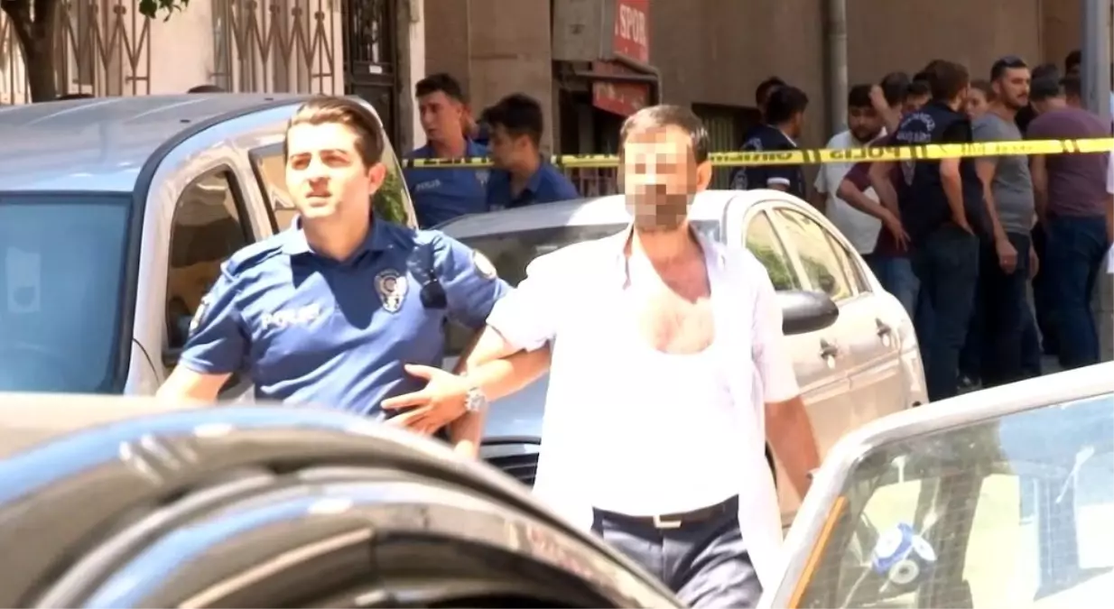 Sultangazi�de sahte ayakkabı imalathanesine baskın 7 Sultangazi�de sahte ayakkabı imalathanesine baskın 7