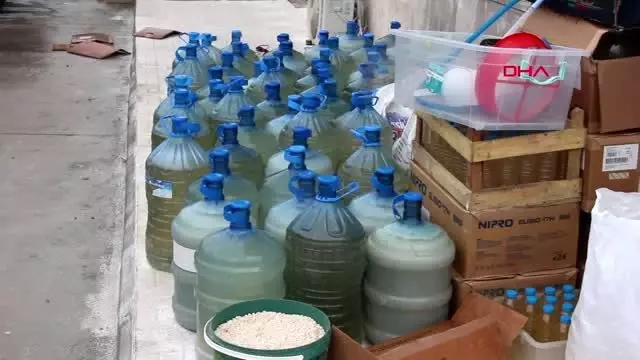 TOKAT ERBAA'DA BİN 400 LİTRE SAHTE İÇKİ ELE GEÇİRİLDİ TOKAT ERBAA'DA BİN 400 LİTRE SAHTE İÇKİ ELE GEÇİRİLDİ