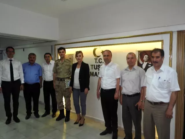 Tuşba İlçe Jandarma Komutanı Uzun için veda yemeği Tuşba İlçe Jandarma Komutanı Uzun için veda yemeği