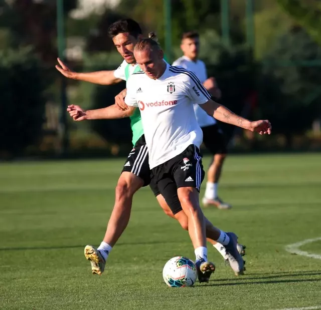Tyler Boyd, Beşiktaş'a ilk antrenmanına çıktı Tyler Boyd, Beşiktaş'a ilk antrenmanına çıktı