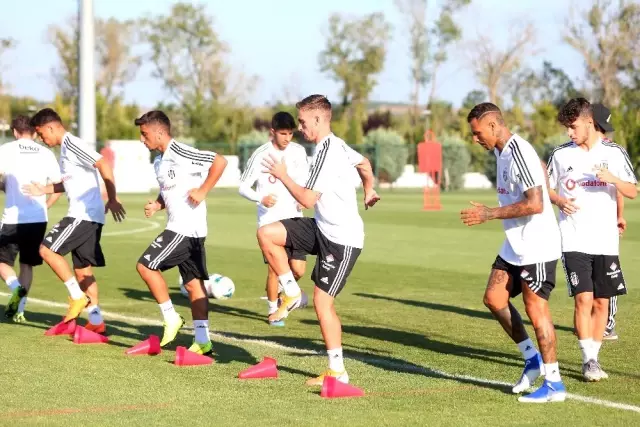 Tyler Boyd, Beşiktaş'a ilk antrenmanına çıktı Tyler Boyd, Beşiktaş'a ilk antrenmanına çıktı