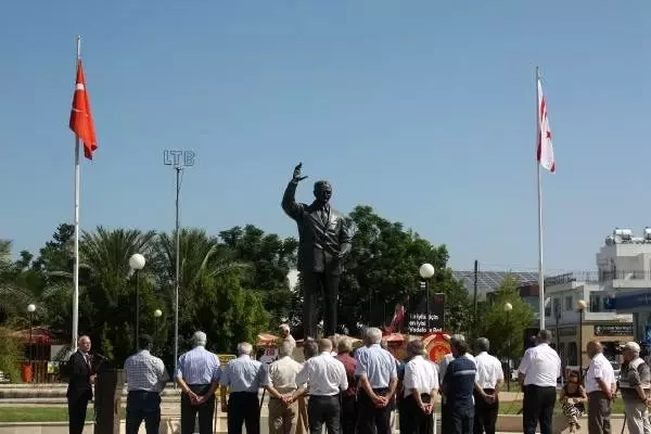 Bülent Ecevit KKTC'de anıldı: Kıbrıslı Türkleri soykırımdan kurtardı